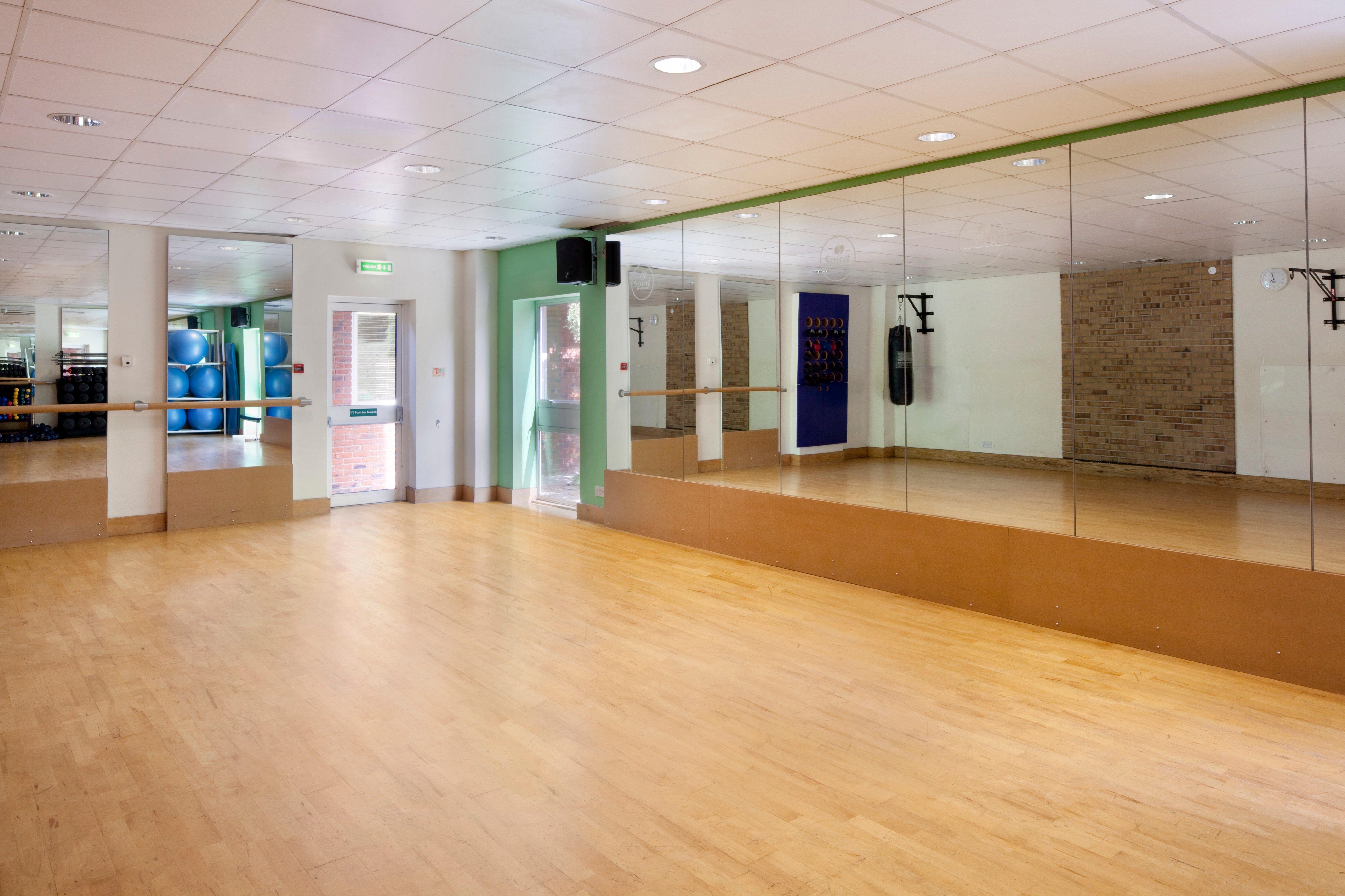 Holiday Inn Guildford By Ihg Dış mekan fotoğraf