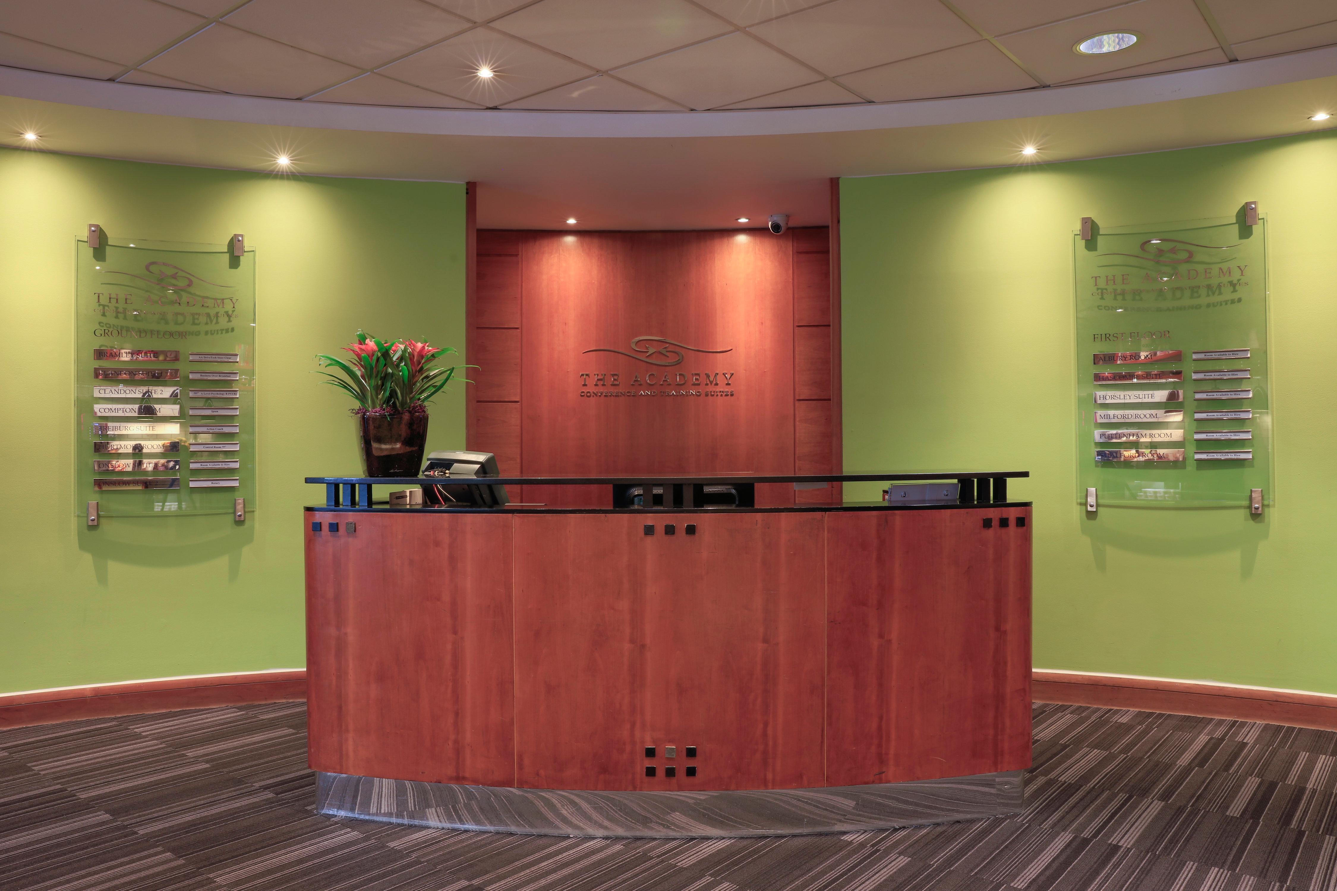 Holiday Inn Guildford By Ihg Dış mekan fotoğraf