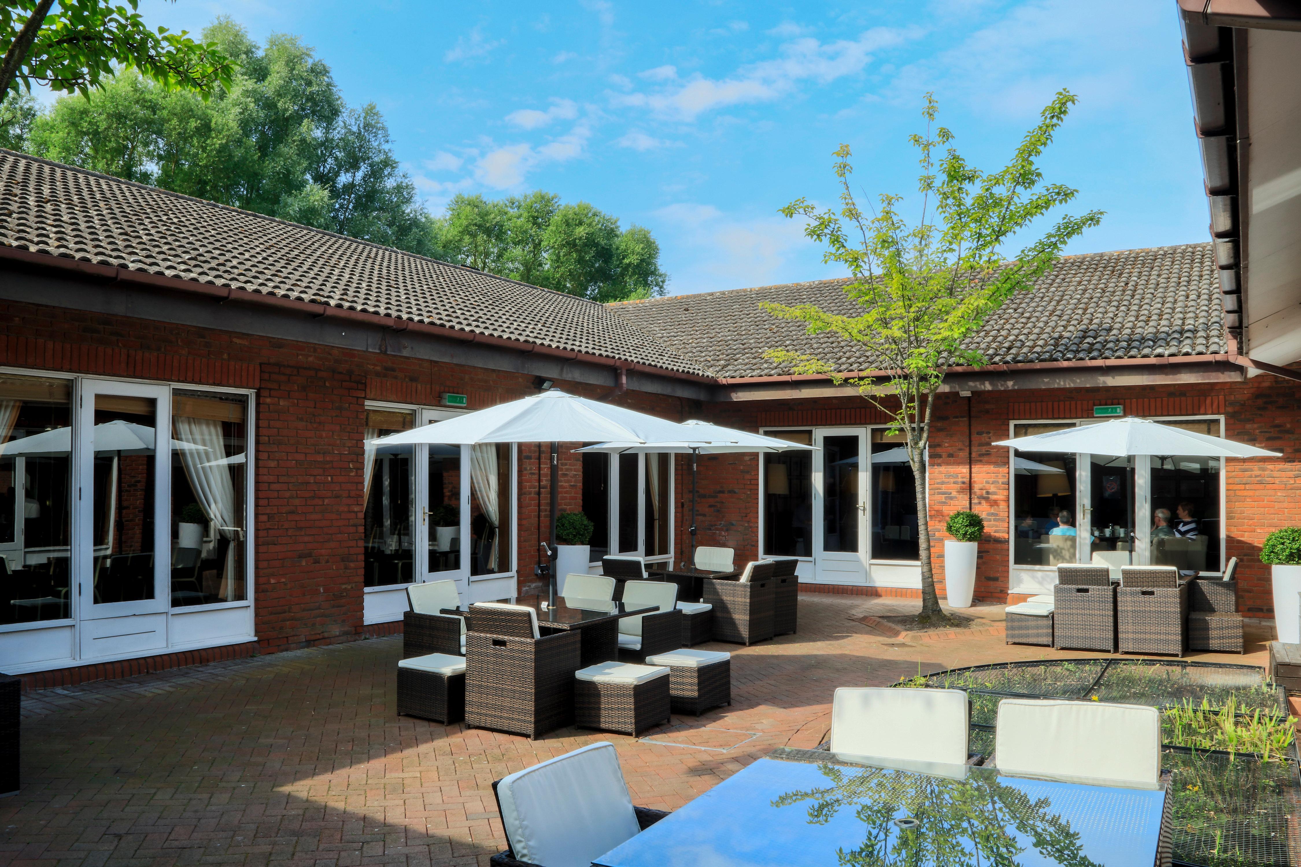 Holiday Inn Guildford By Ihg Dış mekan fotoğraf