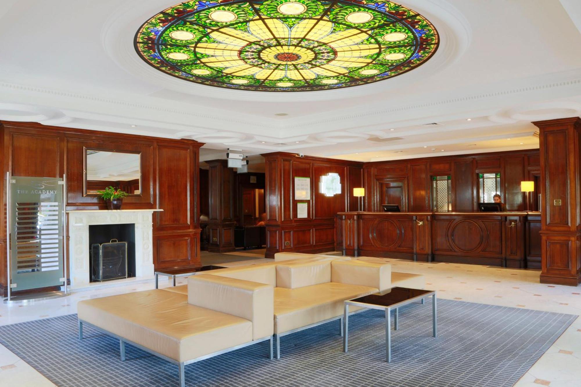 Holiday Inn Guildford By Ihg Dış mekan fotoğraf